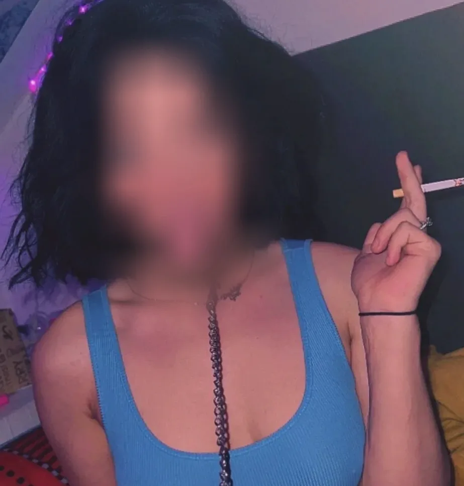 Amira, 23