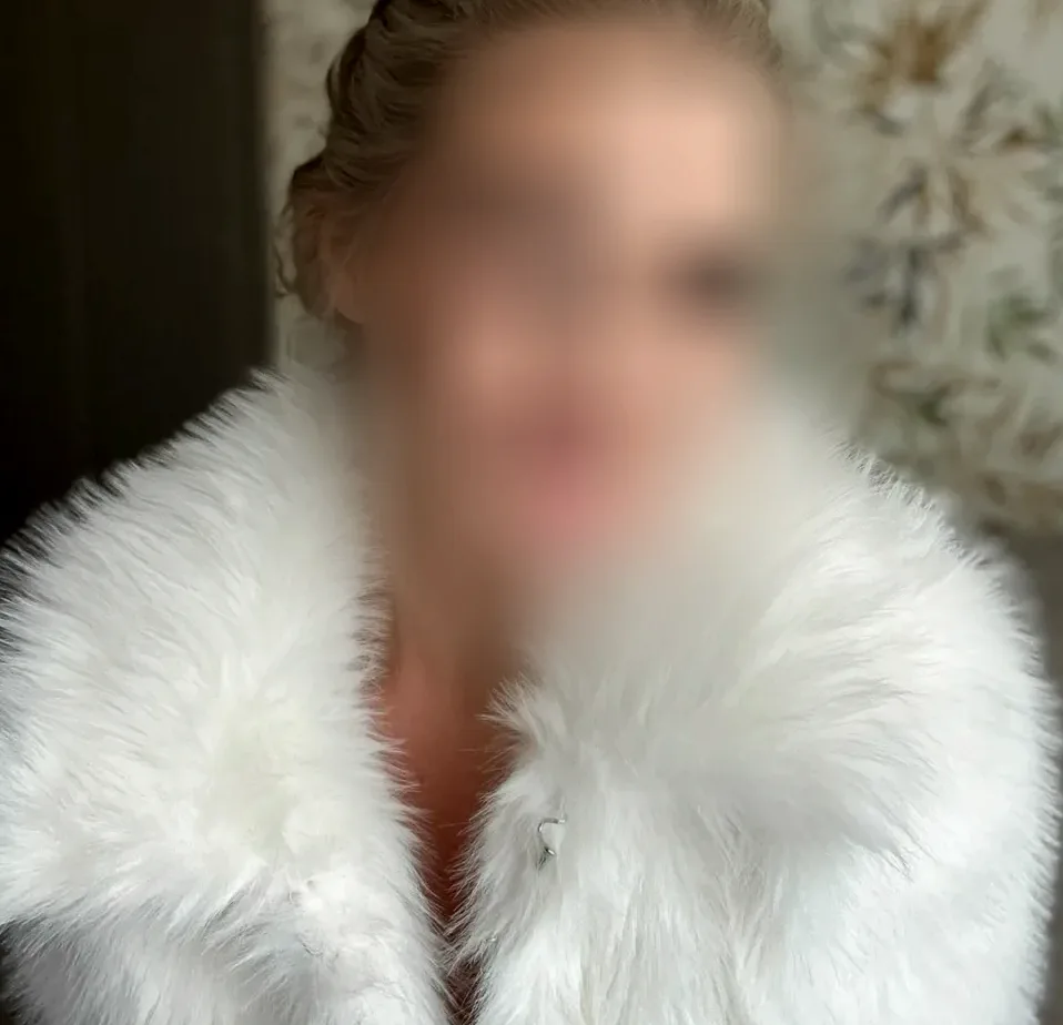 Andrea, 32