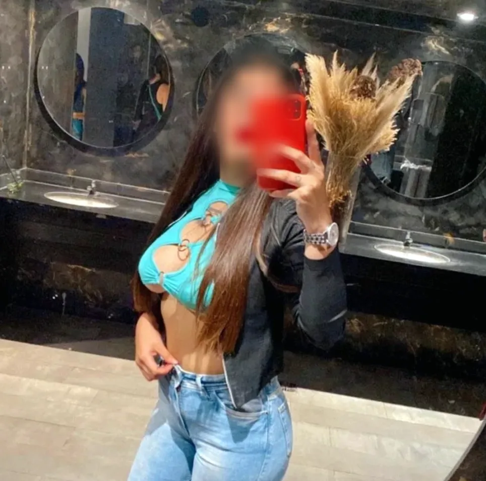 Antonia, 35