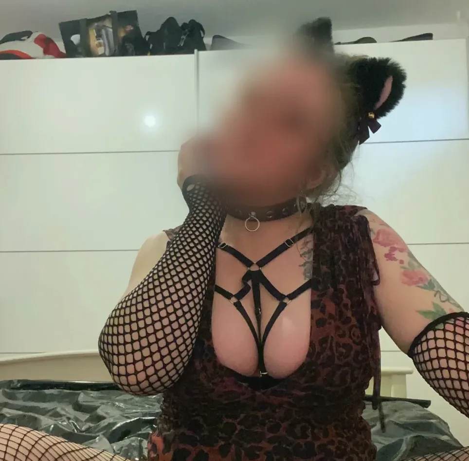 Christina, 27