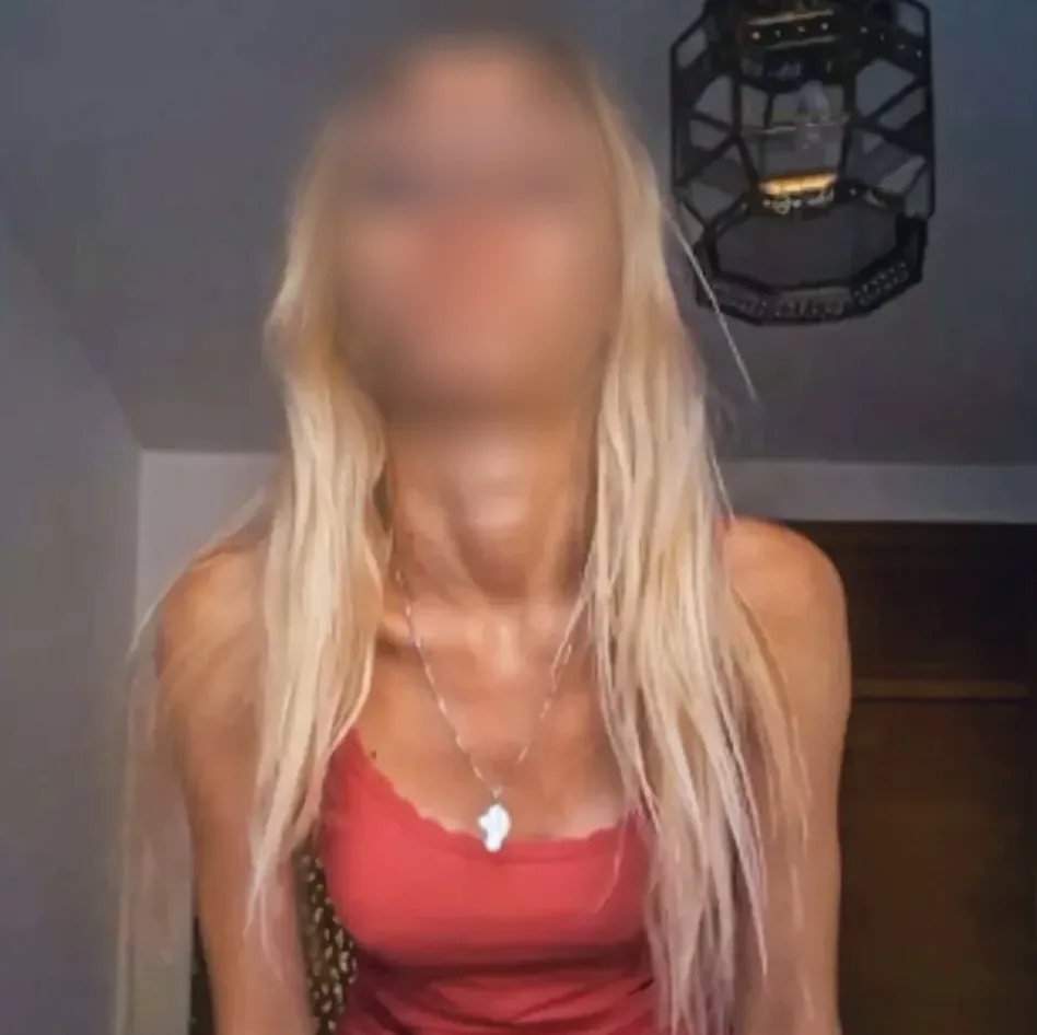 Kira, 35