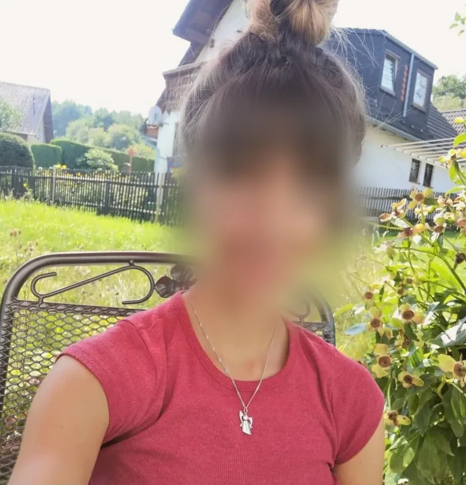 Lena, 24