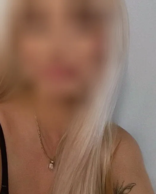 Luisa, 33
